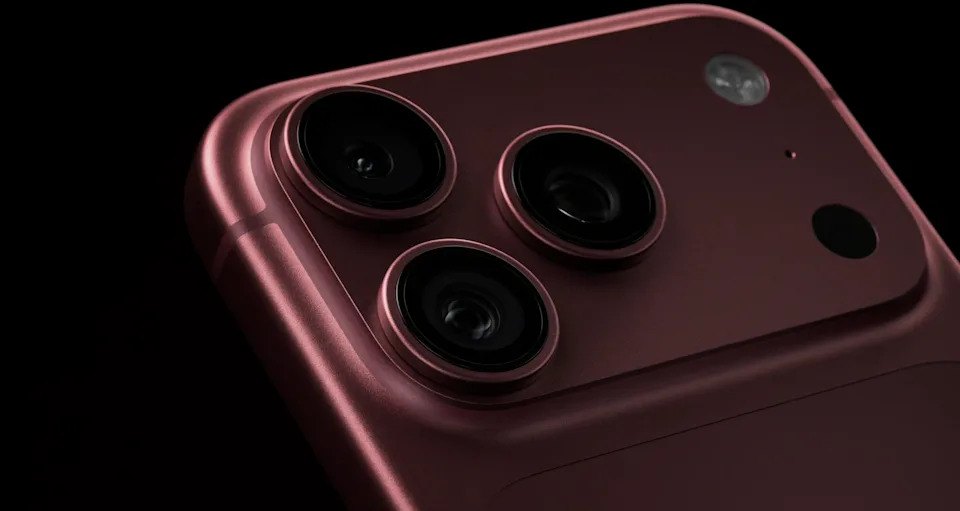 Wholesale smartphones — Apple, Samsung, Google and more. Used and graded stock across every current generation.